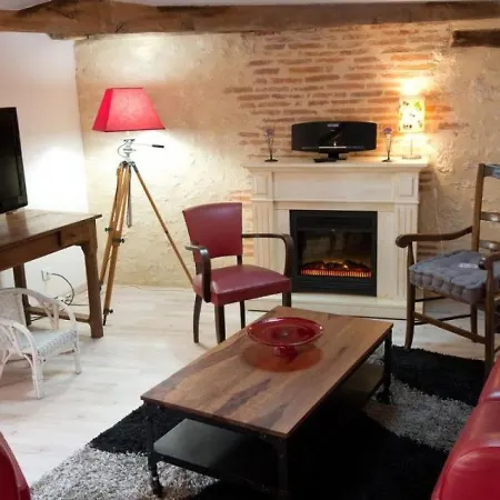 Апартаменты Fontenay-le-comte, 1 Piece, 4 Personnes - Fr-1-426-123 Фонтене-ле-Комт